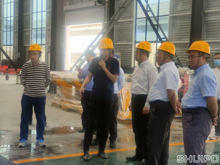 山東省科學(xué)院激光研究所所長賈中青、山東省機(jī)械設(shè)計(jì)研究院院長林江海帶領(lǐng)激光、高端裝備領(lǐng)域?qū)＜乙恍?人到水泊焊割實(shí)地調(diào)研2